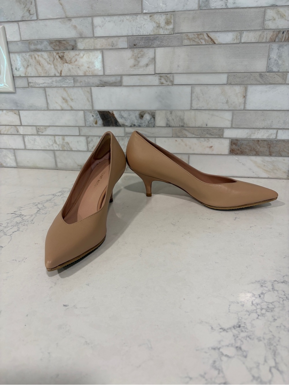 Stuart Weitzman Tan Pointed-Toe Genuine Leather Kitten Heel Pumps. Sz 6